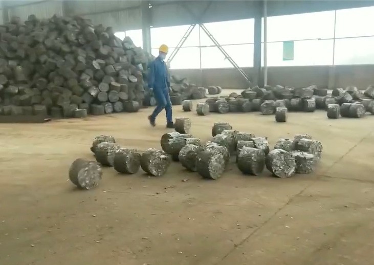 重型壓餅打包機 ,成型快 ,體積小餅塊緊實 ,方便儲存與運輸 。